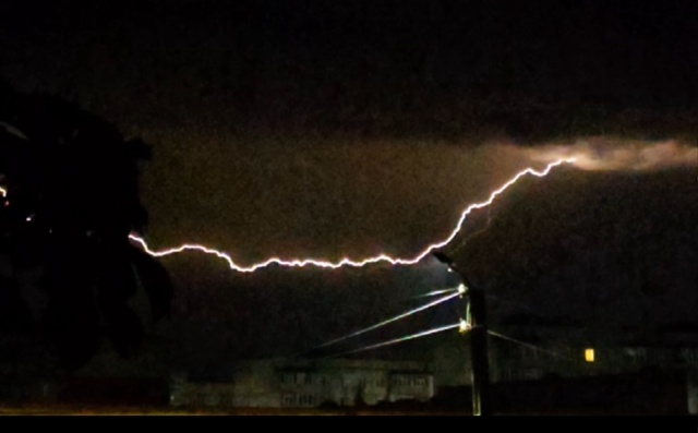Ночная гроза 🌩️
Фото от подписчицы