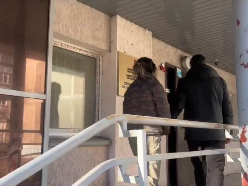 В Челябинске владелец квартиры после выезда жильцов обнаружил в диване тело 5-летней девочки с ножев