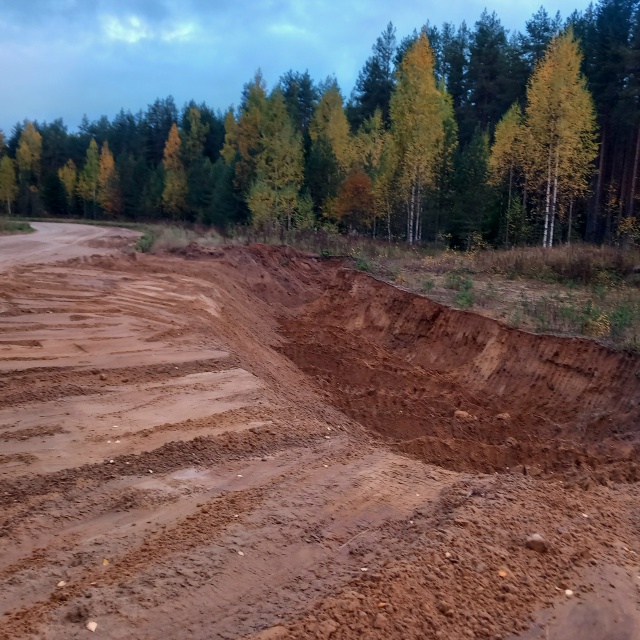 Анонимно пожалуйста! Разве это законно рядом с проезже...