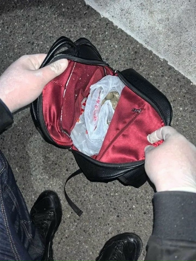 Почти 3000 «камней» с прегабалином нашли у сочинца на Ку?...