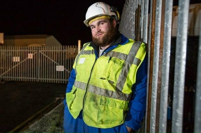 Как просрать целое состояние:
19 летний Американец Май?...