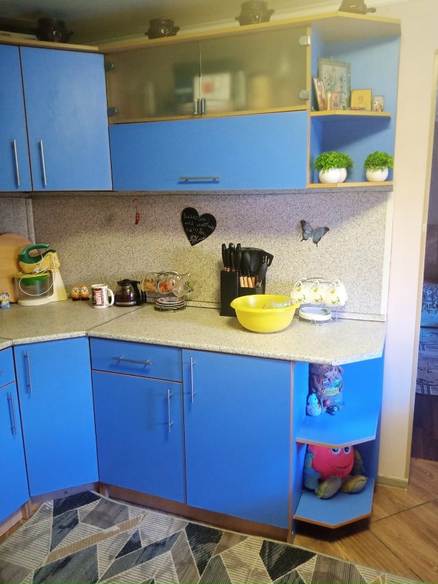 Продам кухонный гарнитур размер 2*2м
89096007134