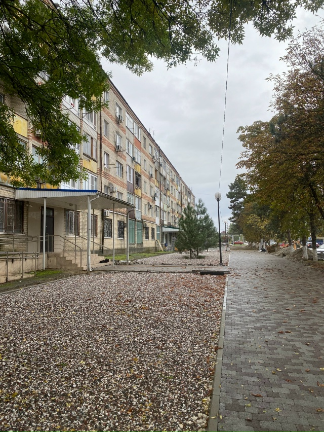 Доброго дня. Это новый тренд у ландшафтников - засыпать...