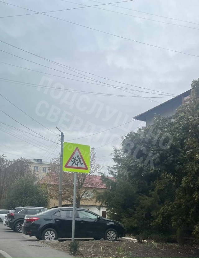 По центру города обновили старые дорожные знаки и уста...
