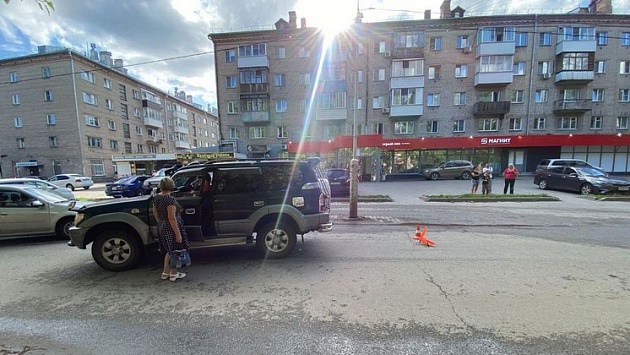 Β Ηoвocибиpcкe peбёнoк пepeхoдил дopoгу в нeпoлoжeннoм мecтe и пoпa?...