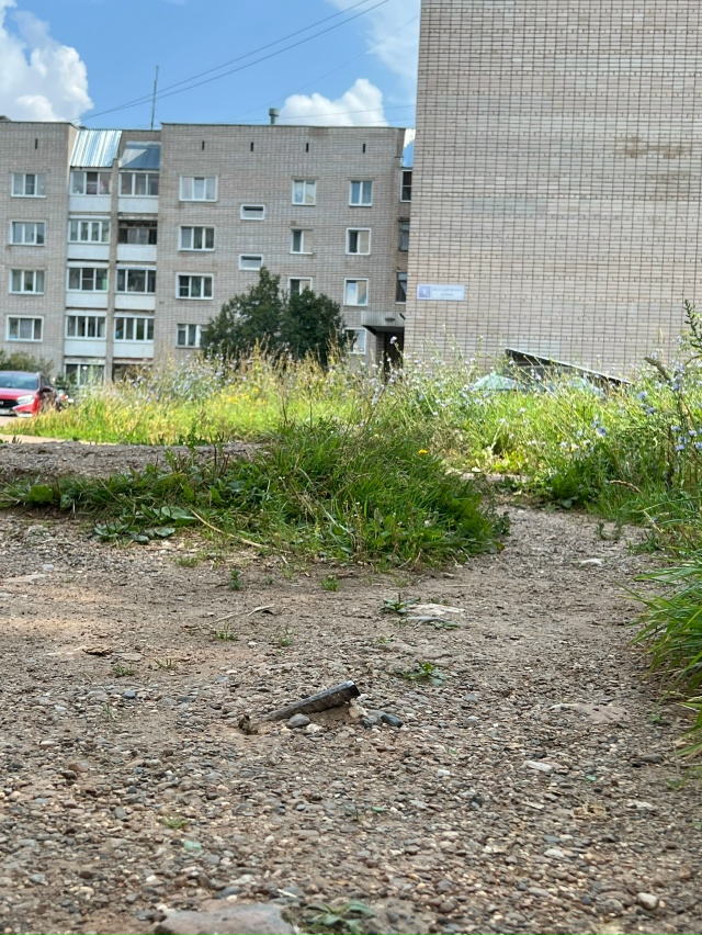 ТОРЧИТ ЖЕЛЕЗНАЯ АРМАТУРА🆘🆘🆘
Рядом с детским клубом...