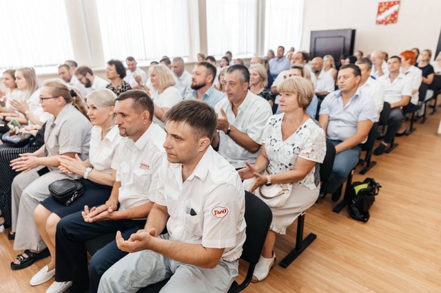 🚂Сегодня — День железнодорожника!
В 17 крупнейших уз?...