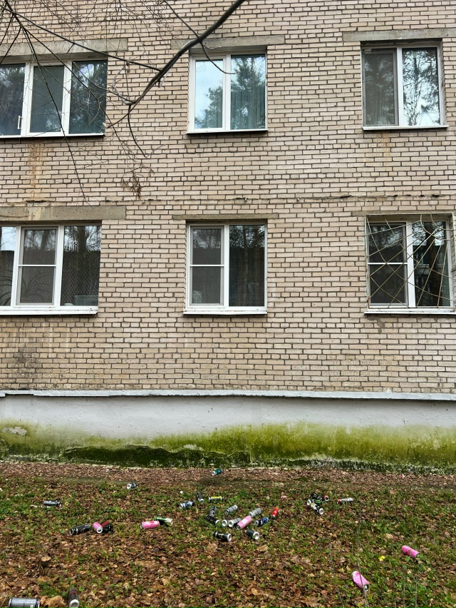 Обращаемся к свиньям! Гагарина д 1, очень культурные лю?...