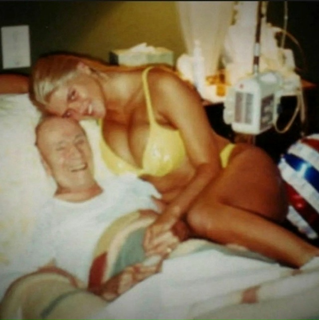 В октябре 1991 года 86-летний нефтяной король Джей Маршал?...