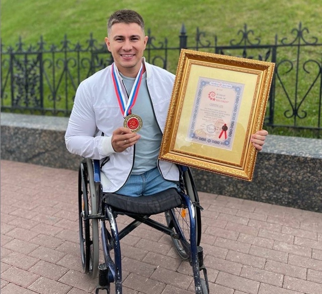 Рустам Набиев - блогер-мотиватор, потерявший ноги во вр...