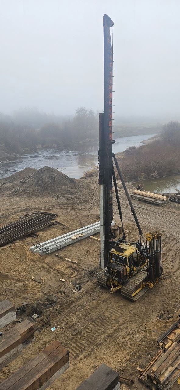 ⚡️На мосту через Вель началась забивка свай 👍
Старт?...