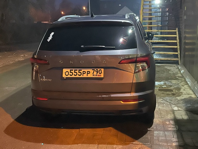 Анонимно :что за люди мало того что паркуеться не там г?...