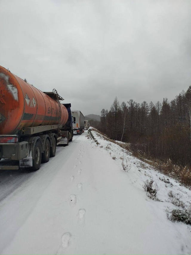 ?Забайкалье встало в снежных пробках.
Снегопады и го?...