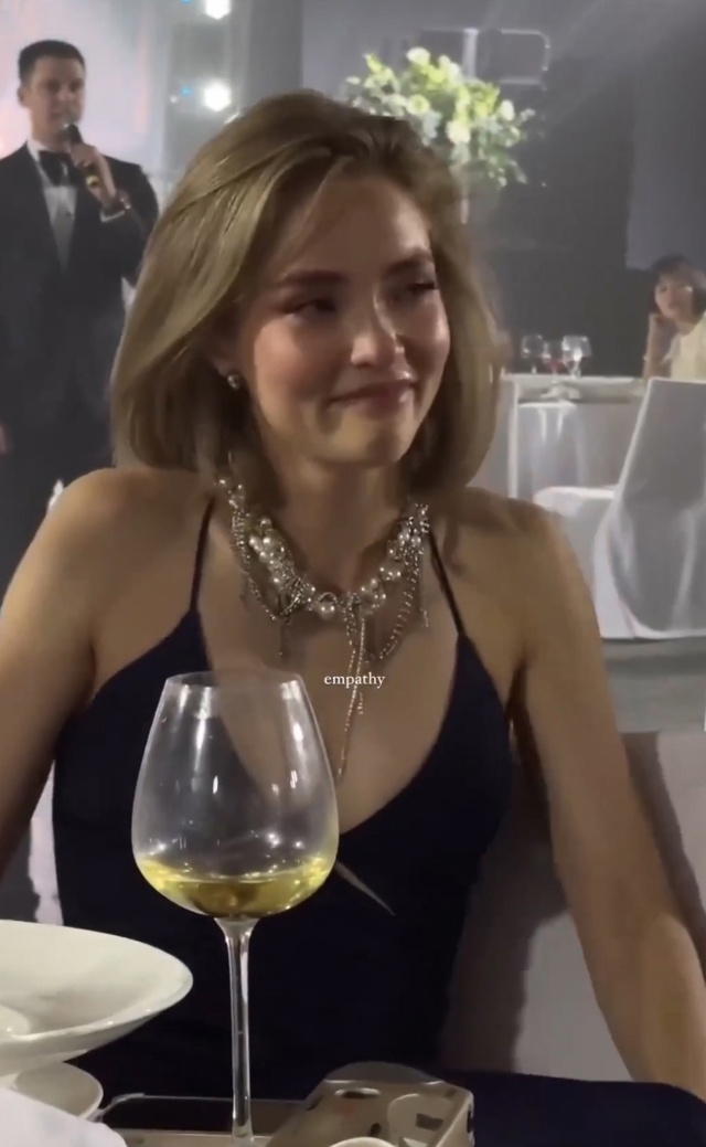 Бывшая пришла на свадьбу, у неё слёзы счастья!