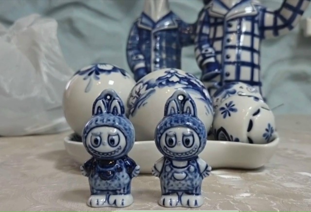 Гжельские Лабубу появились в Раменском 😊
Местные мас...
