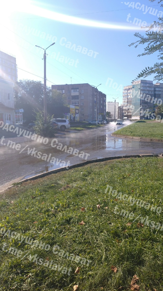 По улице Бочкарева, за торговым центром 