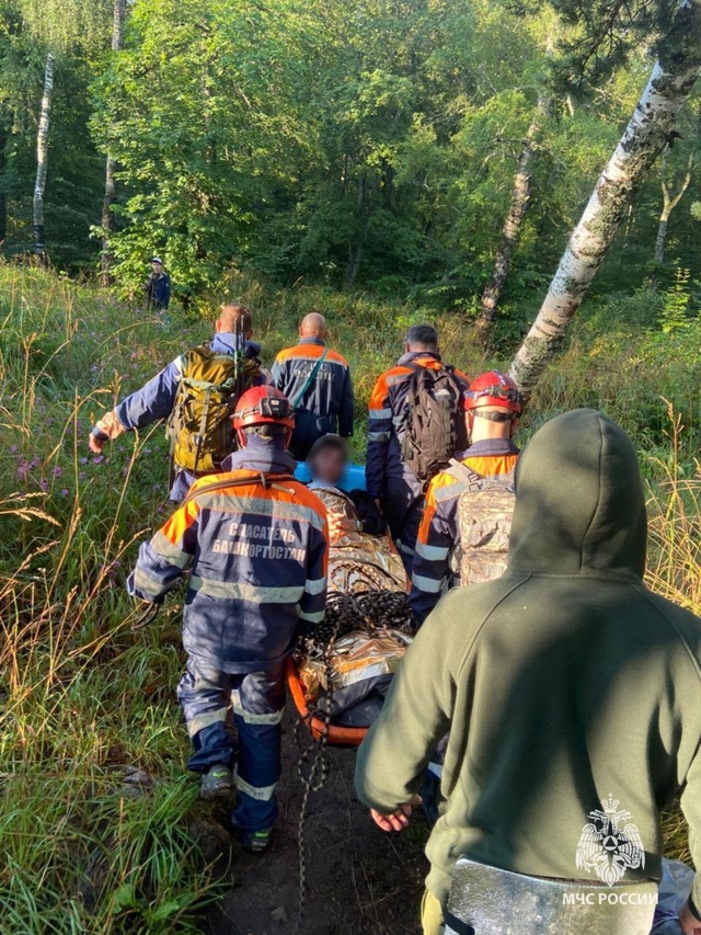 😱Топор отскочил в ногу туриста на Айгирских скалах — ...