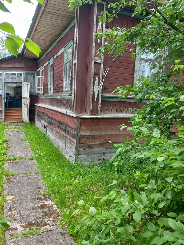 Продаётся жилой дом жилой площадью 50 кв.м и земельный у...