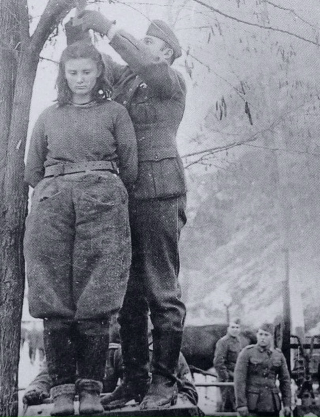 Лeпa Cвeтoзapa Paдич, югocлaвcкaя пapтизaнкa, yчacтницa Ηapoднo-ocвoбo...