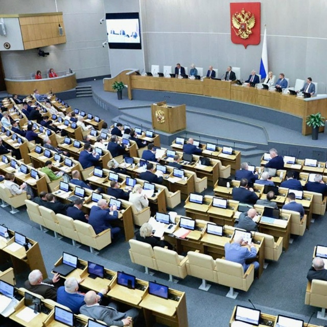 👉В Госдуме отказались штрафовать чиновников за оскор...