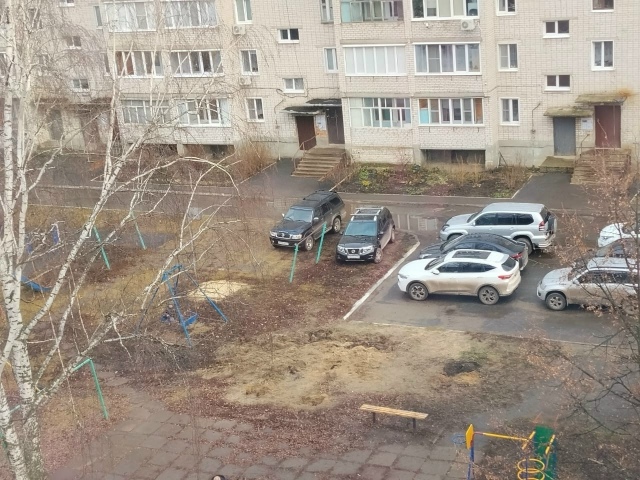 Мы жители нашего двора поЛенина и Кирова распрощались ...