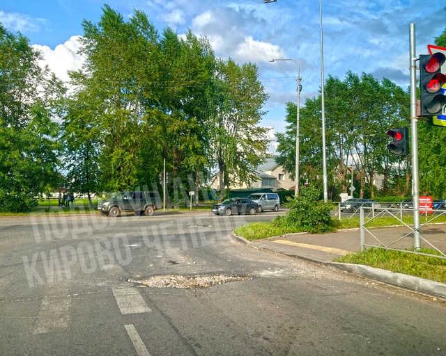 Братьев Васнецовых уже не на гарантии разве? Или админ?...