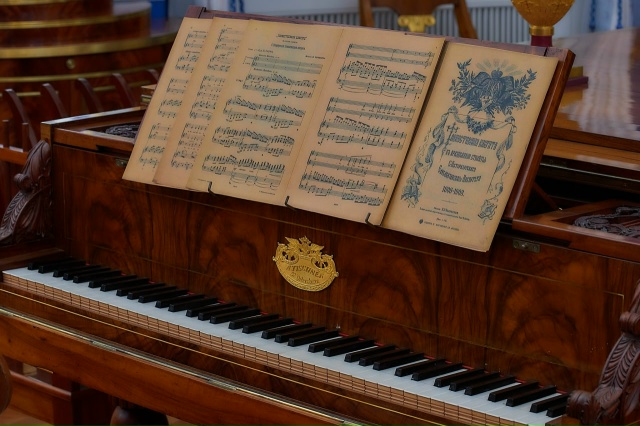 С каждым днем солнца становится все меньше. Именно в та...