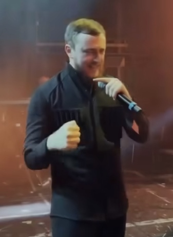 Открыл огонь по своим