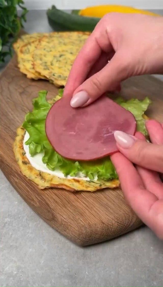 Вкуснейшие кабачковые лепешки с потрясающей начинкой ...