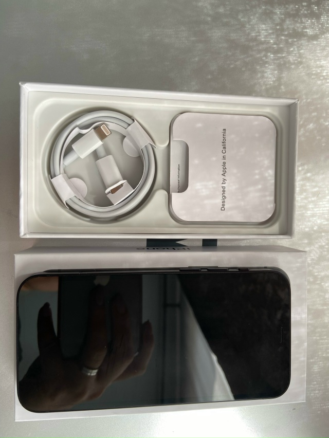 Продаю свой iPhone 12 mini в черном цвете с памятью 64 ГБ. Теле?...