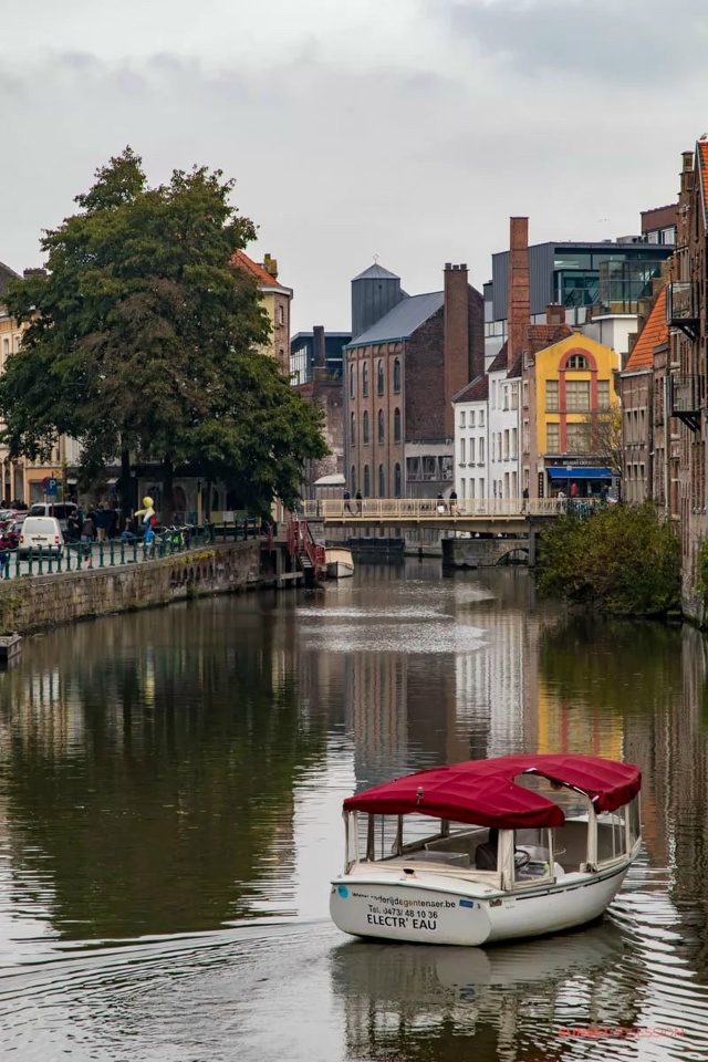 🌍 Гент — город каналов, мостов и уютных набережных.
З?...