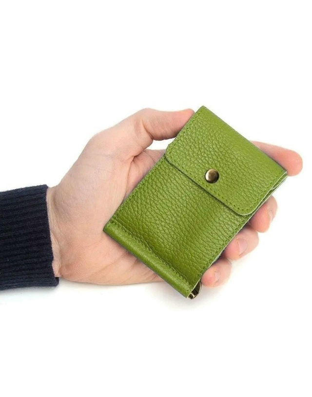 Потерян кошелек для карт, внутри банковские и дисконтн...