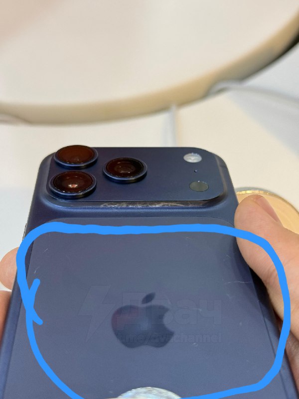 ❗️Новые iPhone 17 оказались слишком нежными: смартфоны легко царапаются и покрываются сколами. Владе