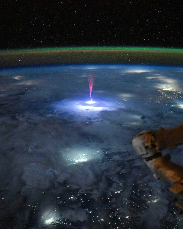 В начале июля 2025 года астронавтка Николь Айерс, находя?...