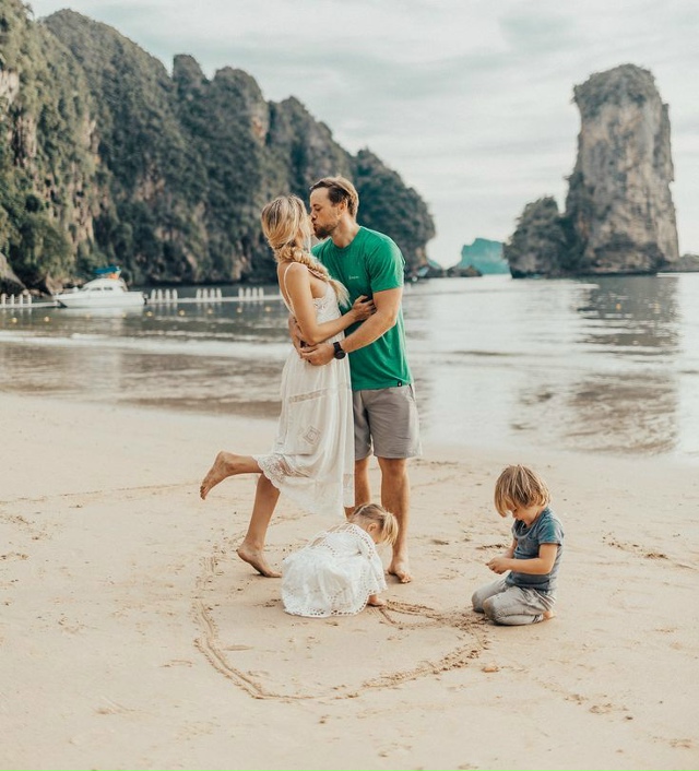 Разрешить оплачивать семейные путешествия по России и...