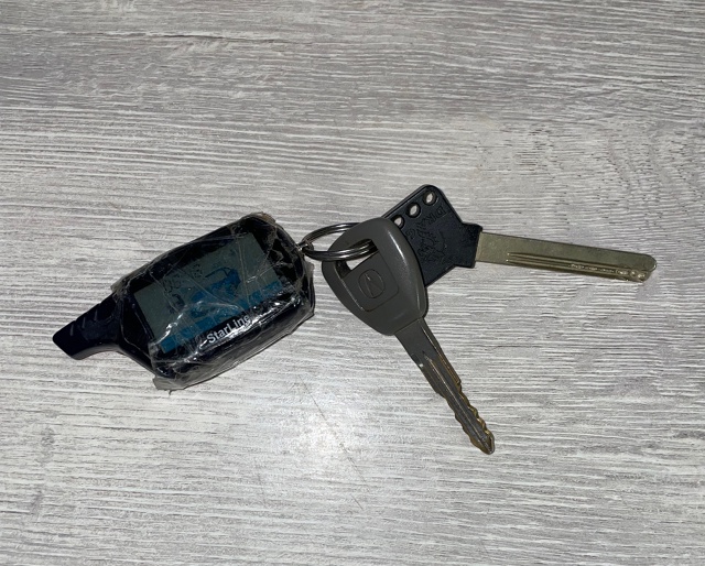 Дочка нашла ключи от авто около пекарни на остановке С?...