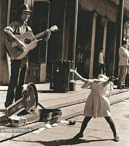 Когда слышишь свою любимую песню.