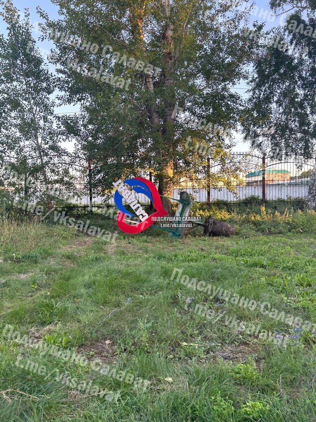 Арт-объект с площади им. Ленина в Салавате, судя по всем...