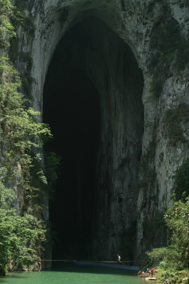 🌍 Скрытая в сердце Китая, арка на реке Гету поражает с?...