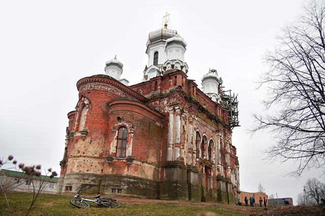 Храм святой благоверной мученицы царицы Александры в ?...