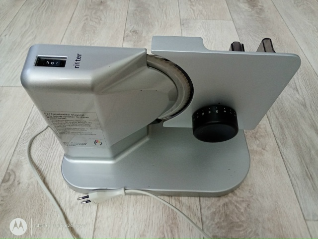 Слайсер ломтерезка
Бу один раз
Привезена из Германии, ?...