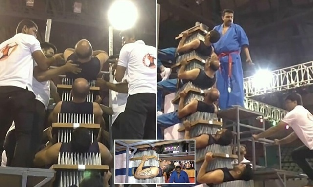 Команда под руководством известного силача Виспи Хара...