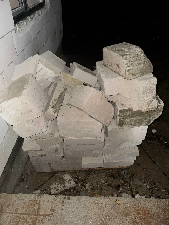 Отдам блоки некондиция, самовывоз. Руза.