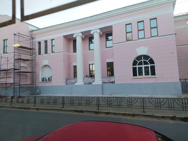 🔥 Приятно смотреть)
Очень красиво покрасили ДК им. Но?...