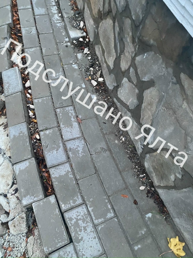 Скоро год как раскопали дорогу на Свердлова, ниже «Зве?...