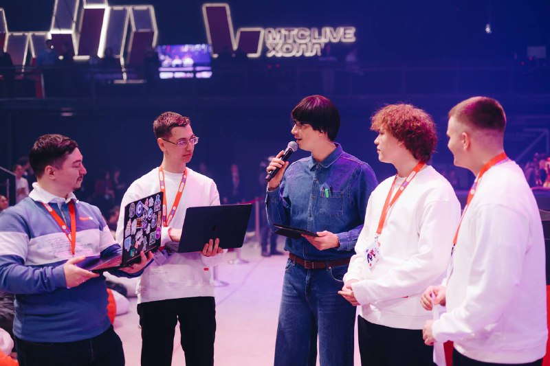 Финал True Tech Champ от МТС — это 14 тысяч участников, 350 финалистов, роботы, лабиринты с парящими