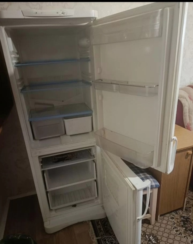 Продам холодильник Indesit
в рабочем состоянии состоянии,...