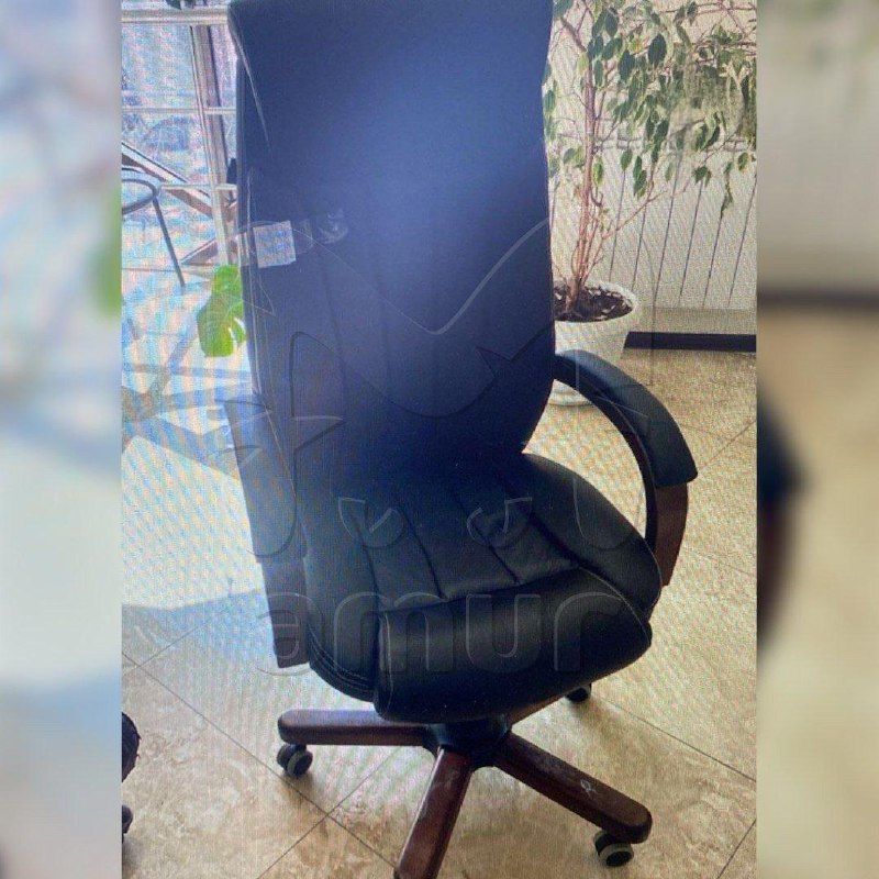 В Хабаровске чиновник получил взятку стулом за 40 тысяч рублей в обмен на нужную подпись.
О сделке