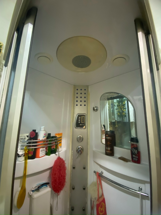 Душевая кабинка 80х80 , стояла в гостевом санузле, не теч?...