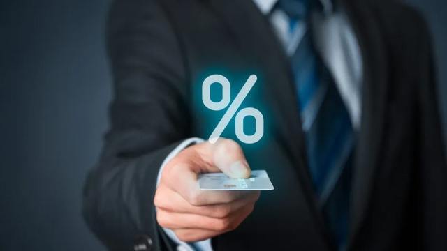 ? Россияне стали в четыре раза чаще брать микрозаймы
...